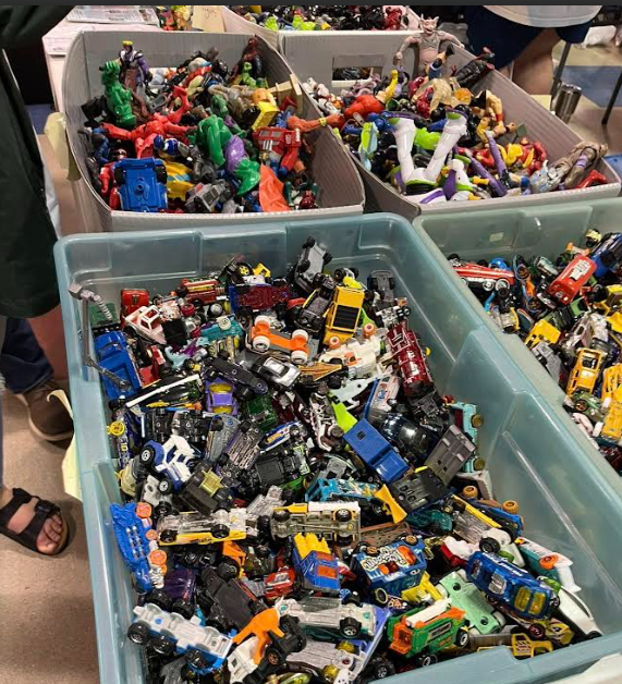 Kalamazoo's Indoor Garage Sale-Two Full Day's Even Bigger! photo 6