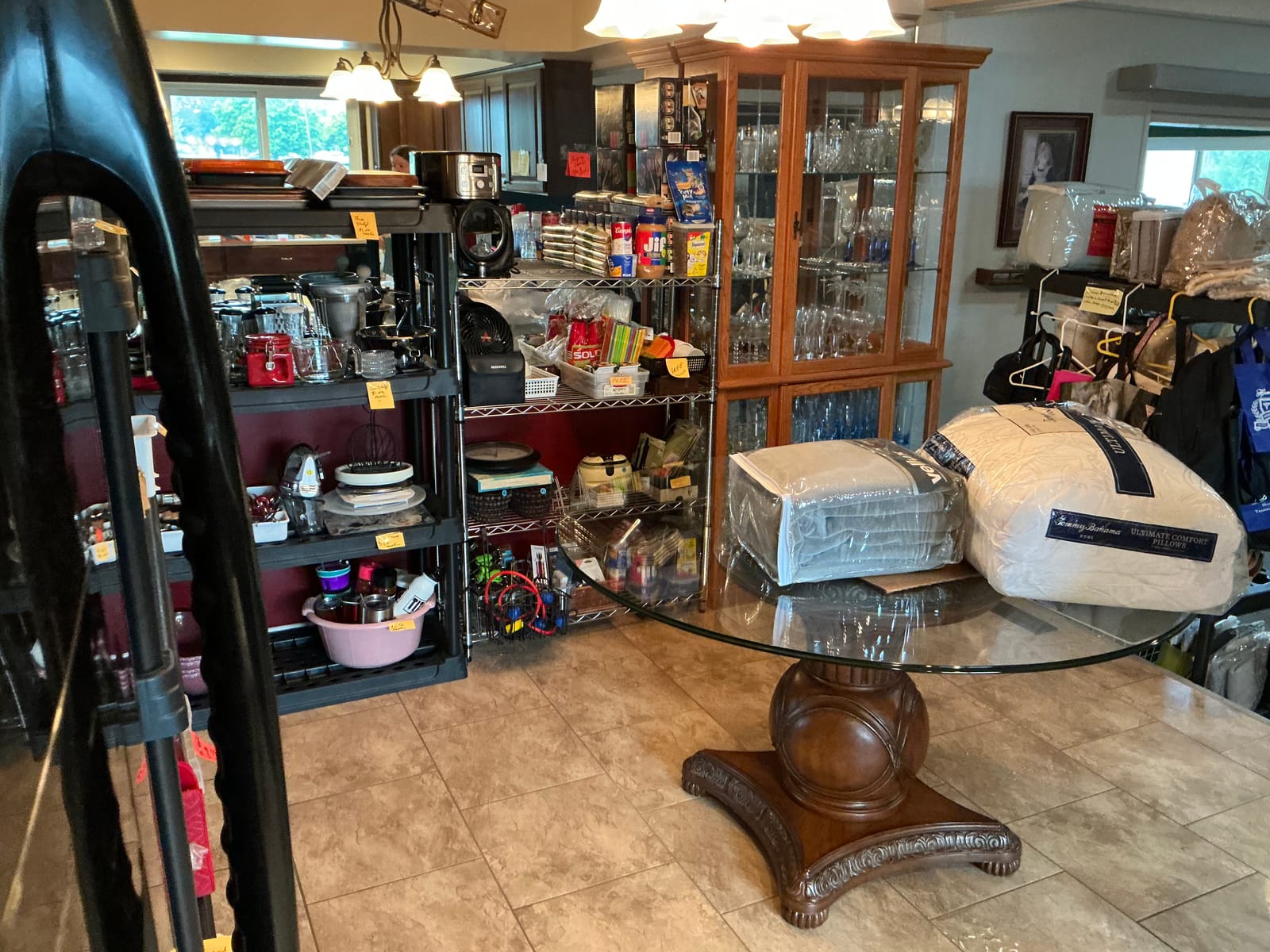 Everything must go estate sale. Comics, houseware, tools, an entire lifetime of items to sell! thumbnail 5