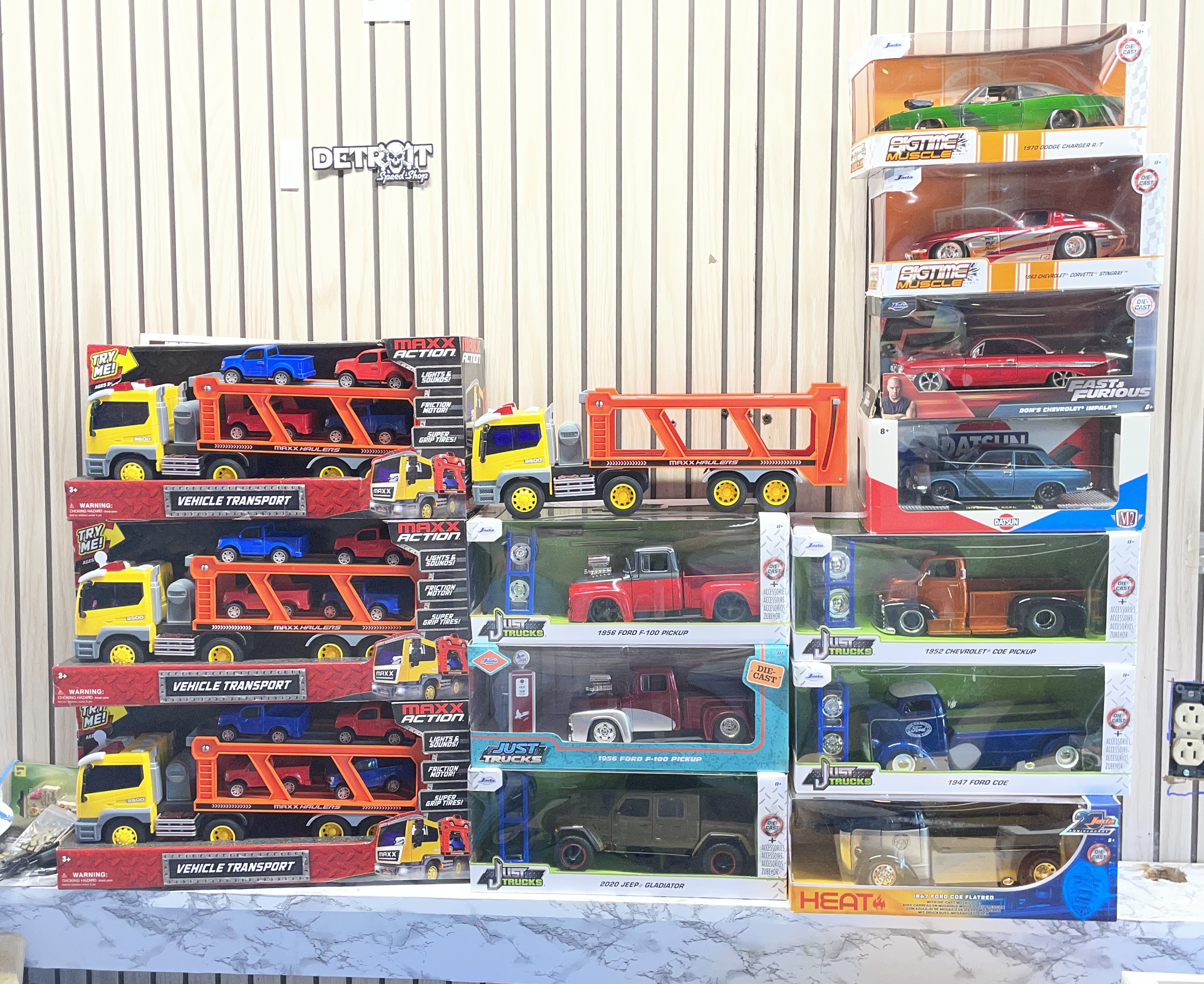 Garage Sale thumbnail 4