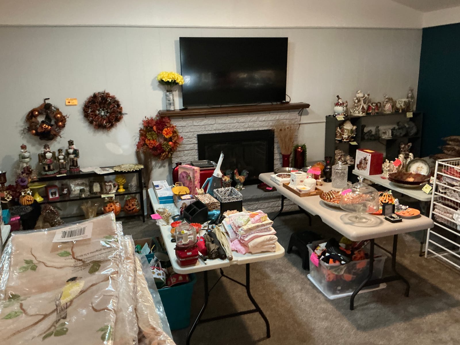 Everything must go estate sale. Comics, houseware, tools, an entire lifetime of items to sell! thumbnail 3