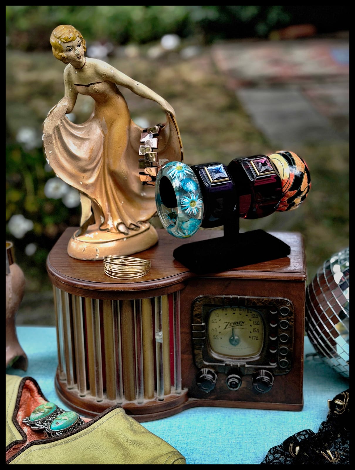 FASHIONABLE FERNDALE FAB GARAGE SALE thumbnail 2