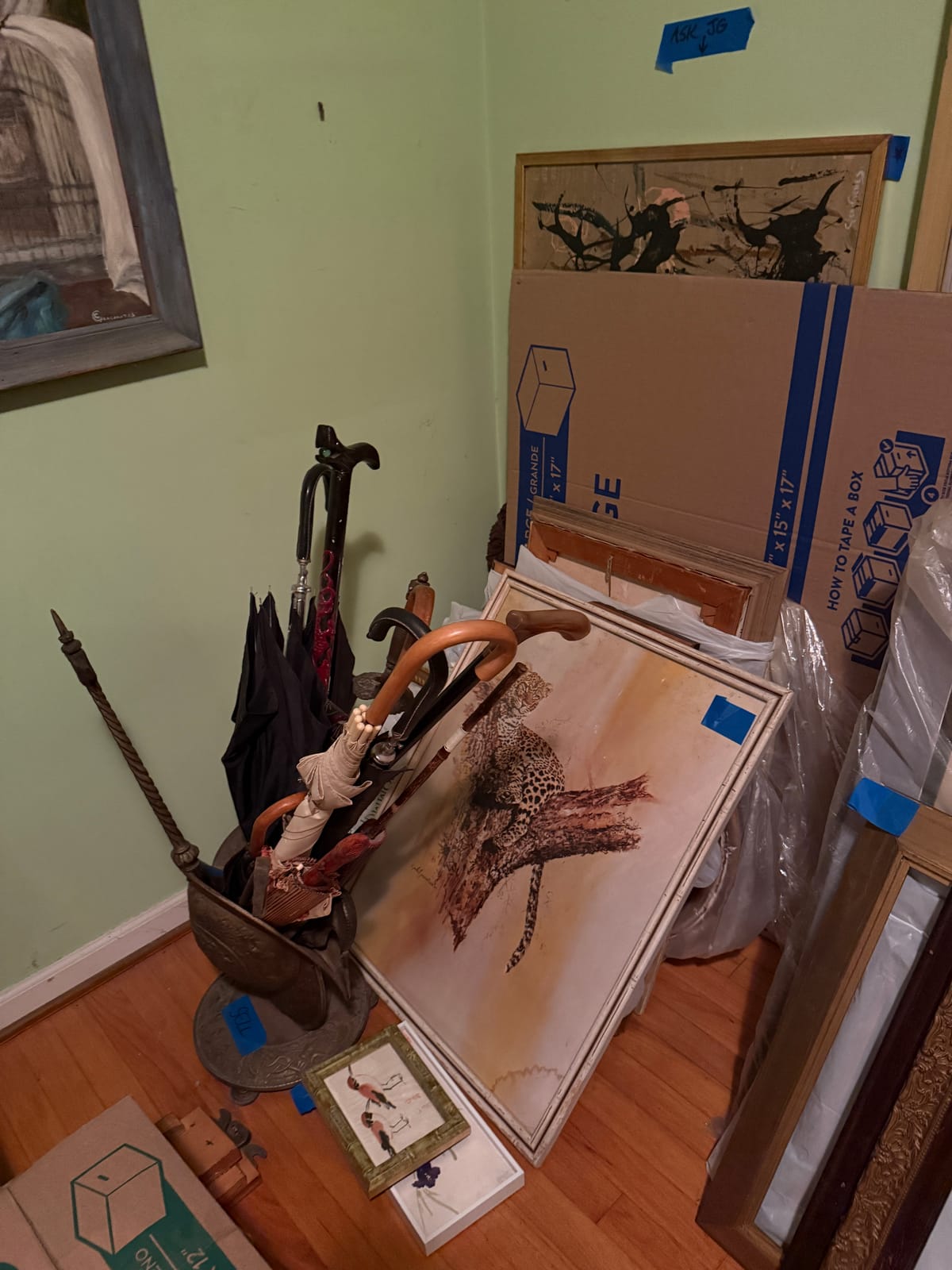 WATERFORD, MICHIGAN ESTATE SALE—RARE ÉRARD HARP + VINTAGE ART & COLLECTIBLES thumbnail 5