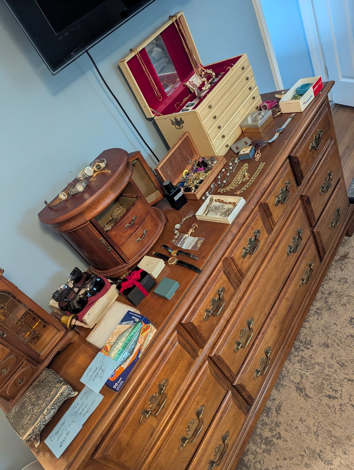 FULL HOME SALE thumbnail 3
