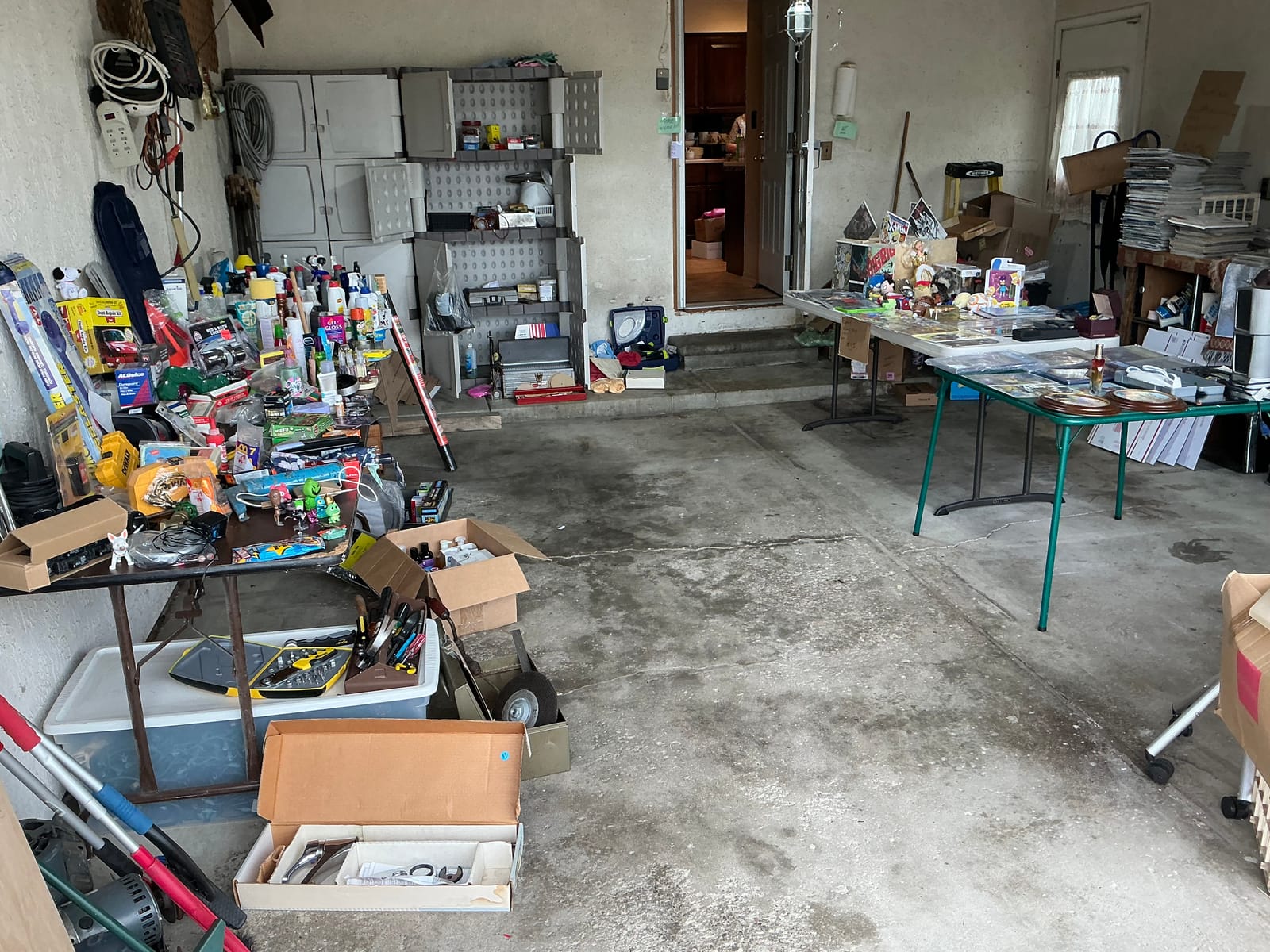 Everything must go estate sale. Comics, houseware, tools, an entire lifetime of items to sell! thumbnail 2