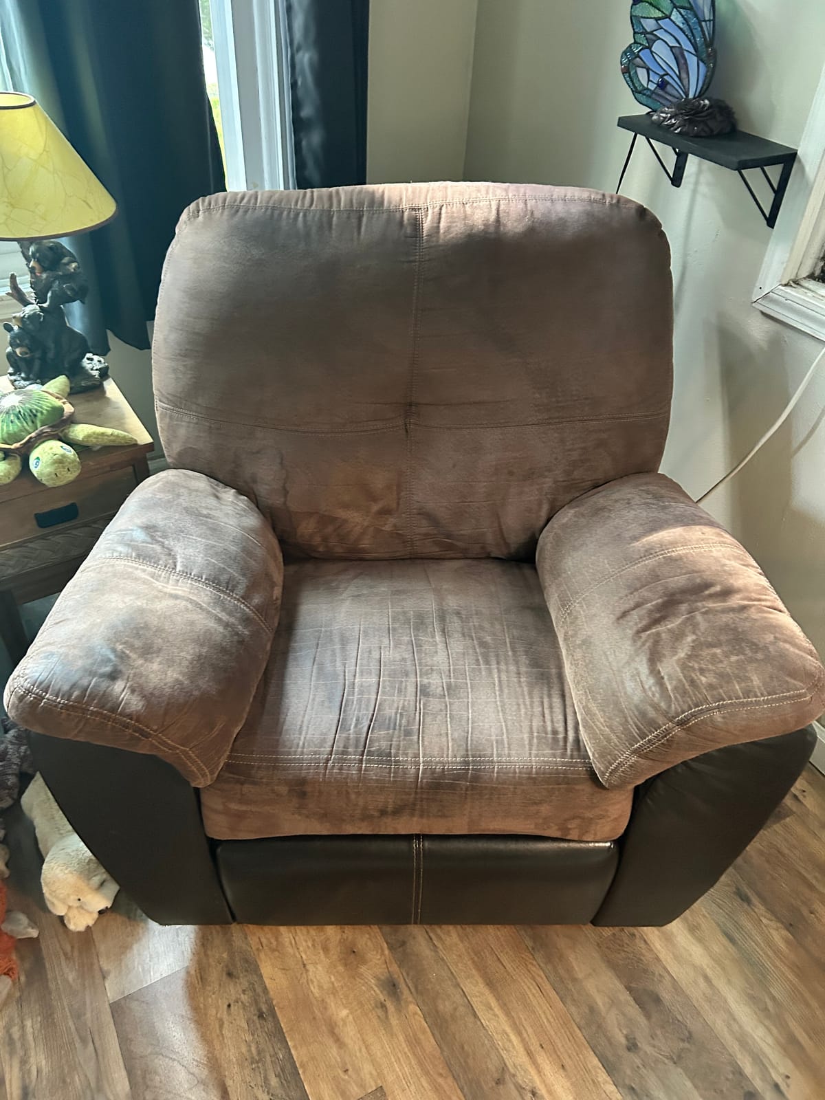 Everything Must Go! So Many Gently Used, Quality Items thumbnail 2