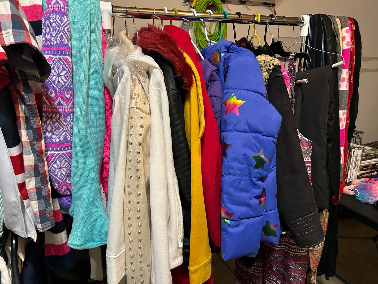 Everyting Must Go!!! Garage Sale thumbnail 4