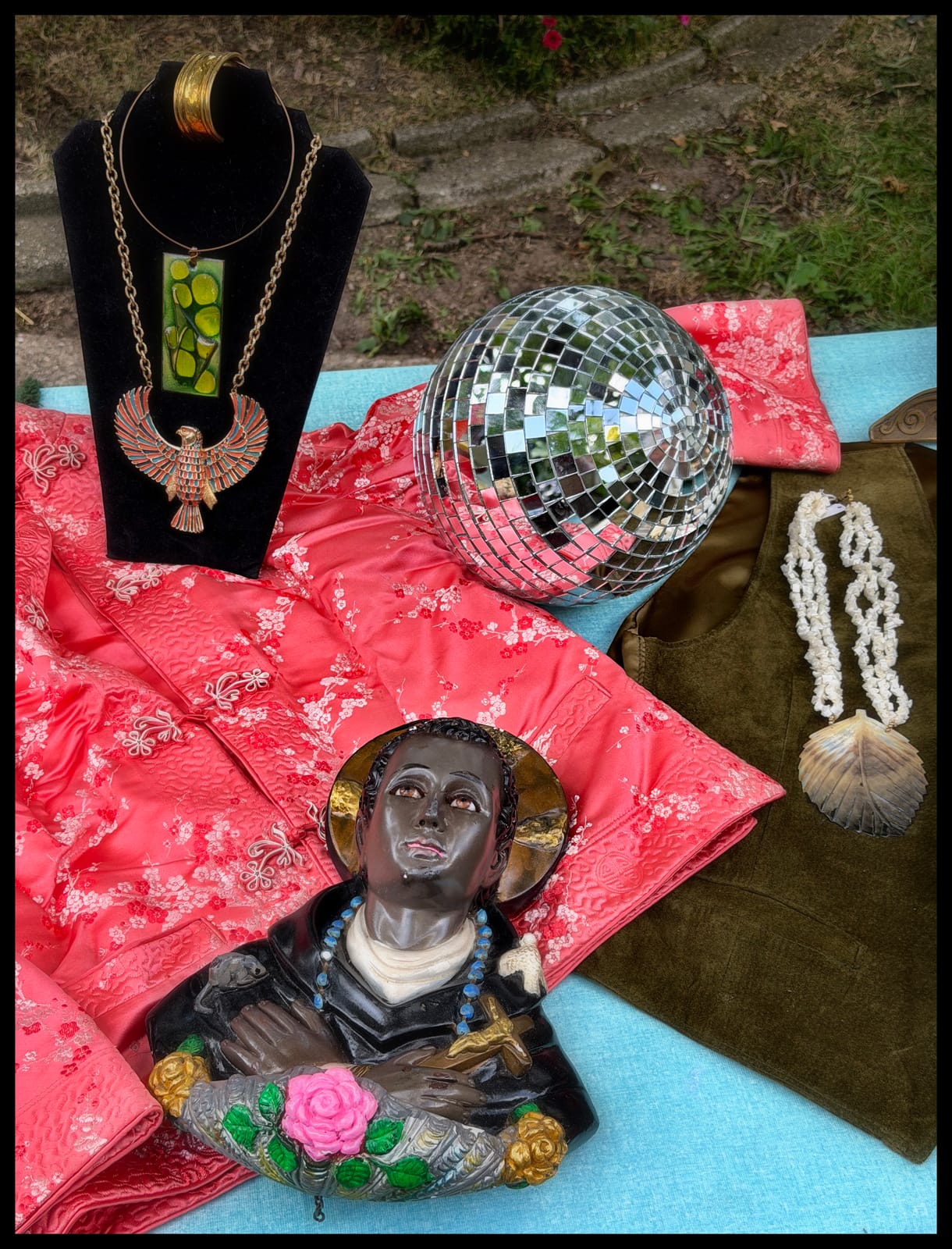 FASHIONABLE FERNDALE FAB GARAGE SALE thumbnail 6