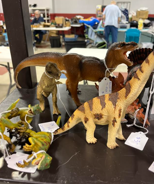 Kalamazoo's Indoor Garage Sale-Two Full Day's Even Bigger! photo 4