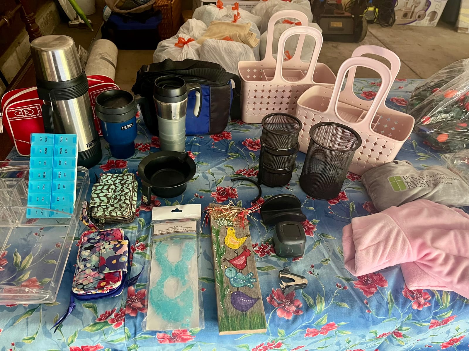 HUGE Yard Sale! thumbnail 8