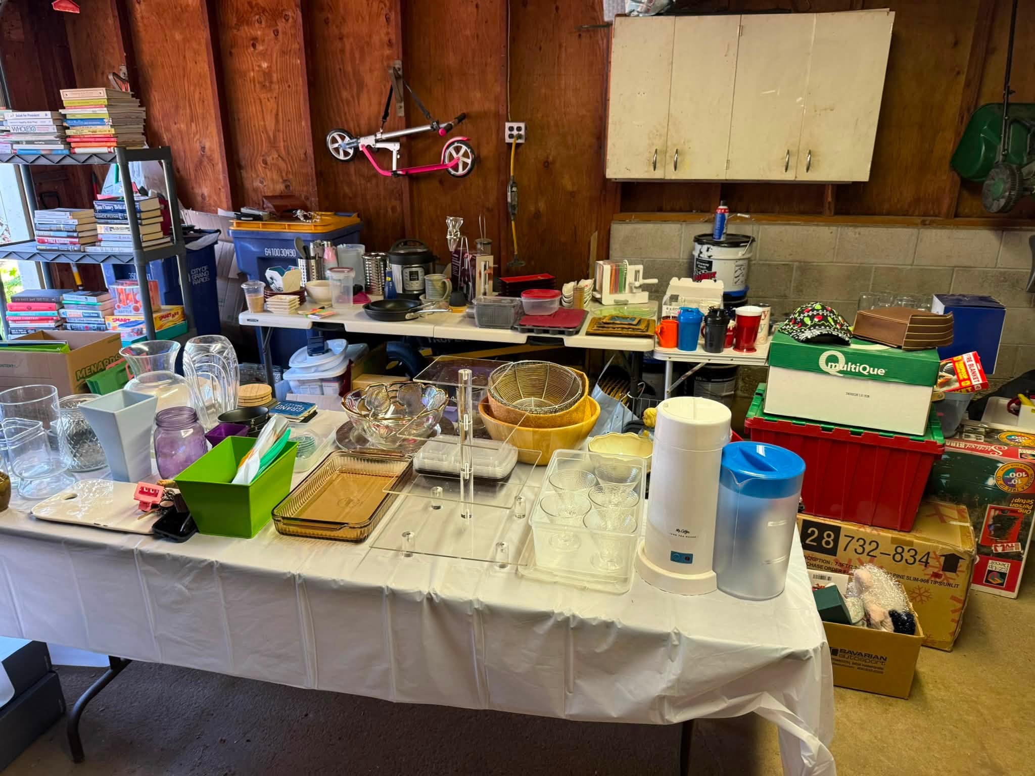 HIGH-END GARAGE SALE - FRIDAY AND SATURDAY - NE Grand Rapids photo 1