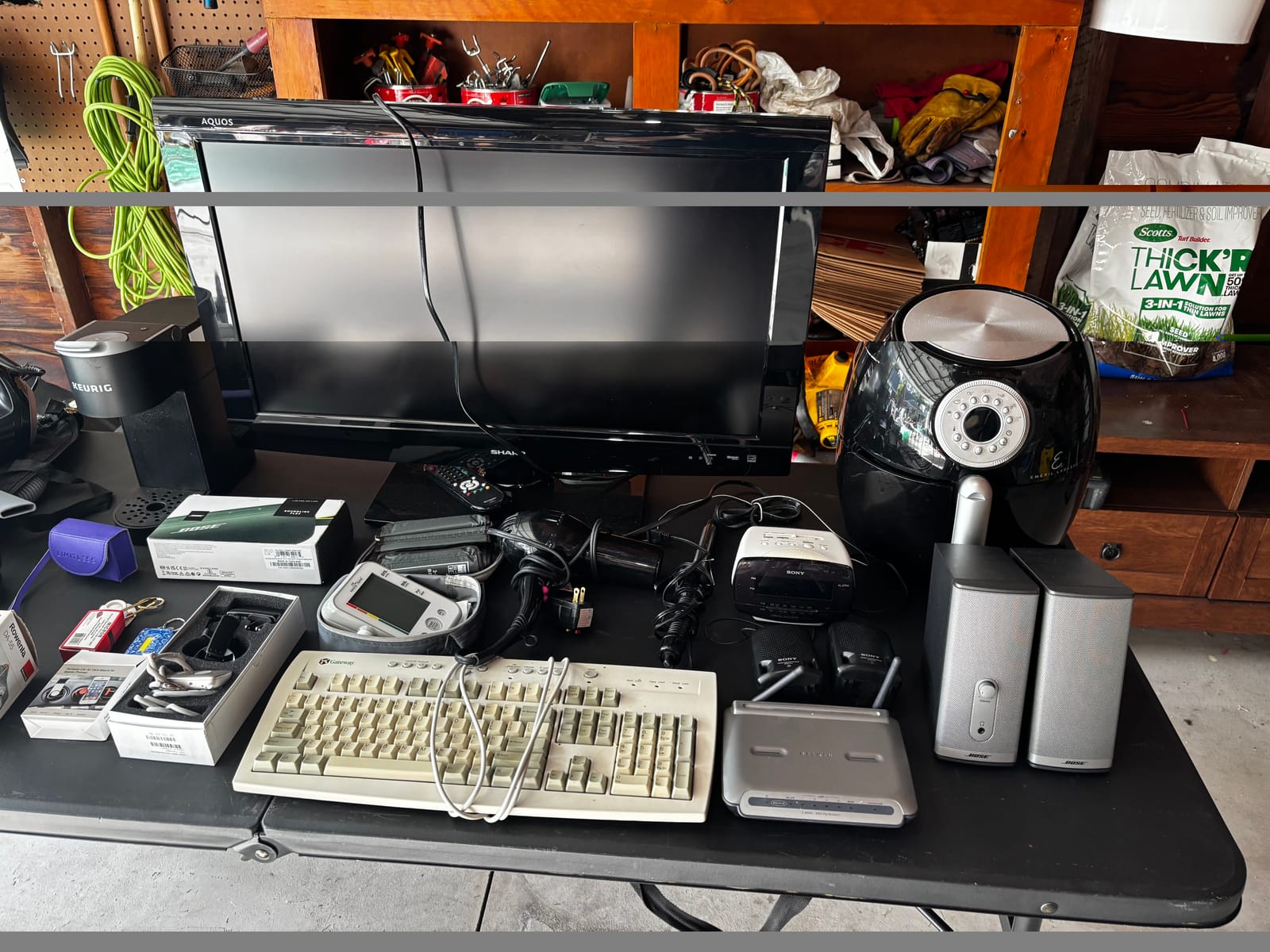 Garage Sale – Good Stuff – Great Prices – Harper Woods (east of I-94) thumbnail 4