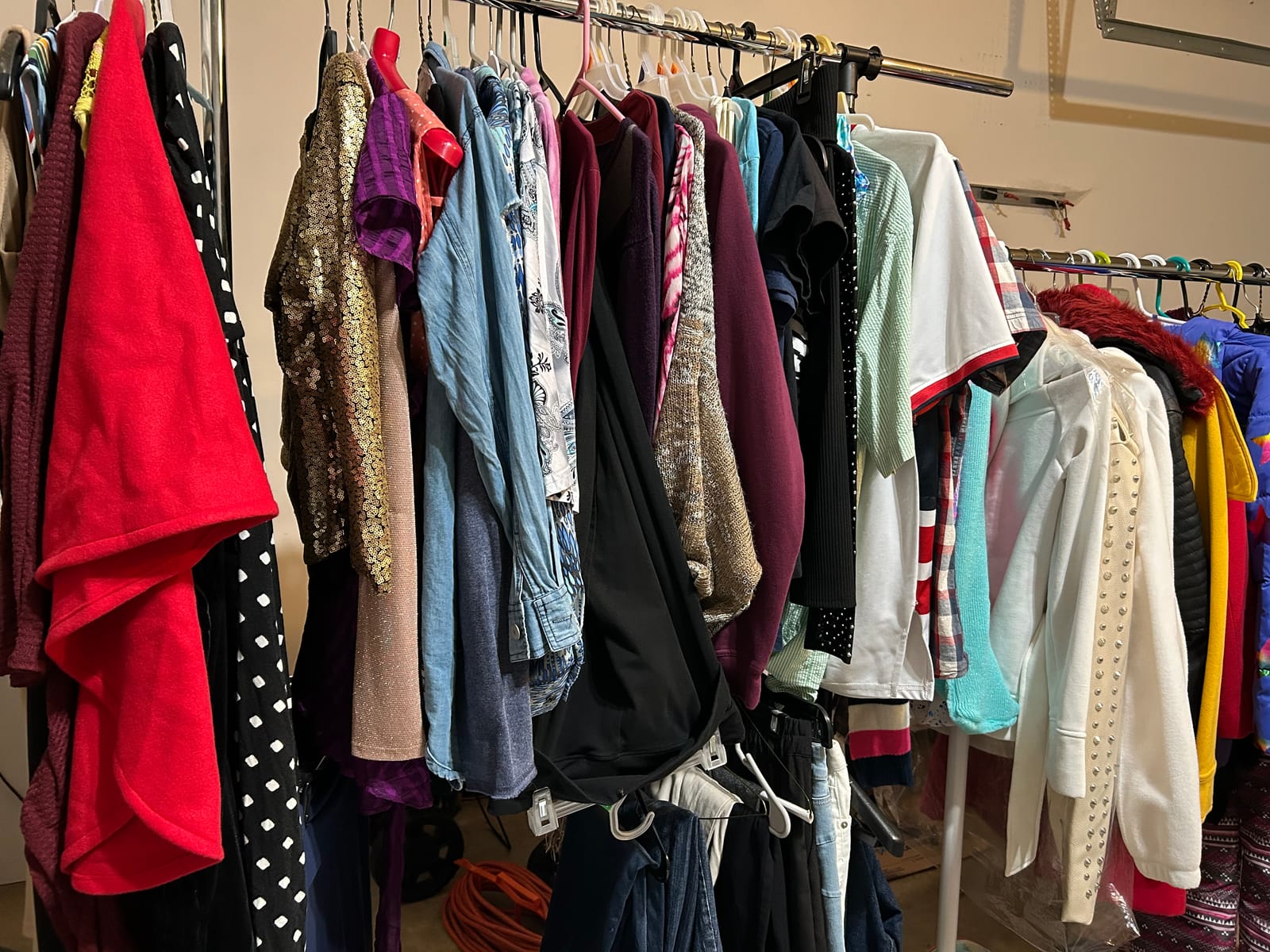 Everyting Must Go!!! Garage Sale thumbnail 5