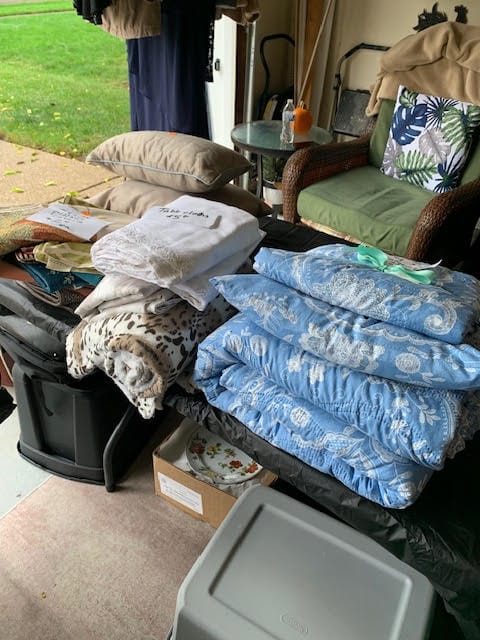 Big multi family garage sale thumbnail 4