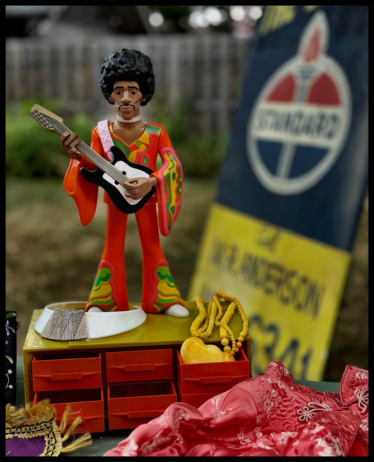 FASHIONABLE FERNDALE FAB GARAGE SALE thumbnail 7